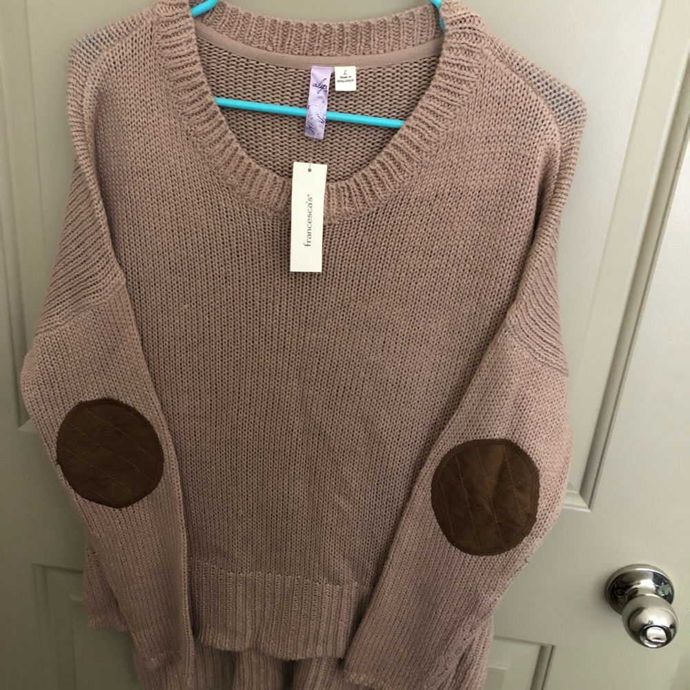 Knitted sweater with elbow patches